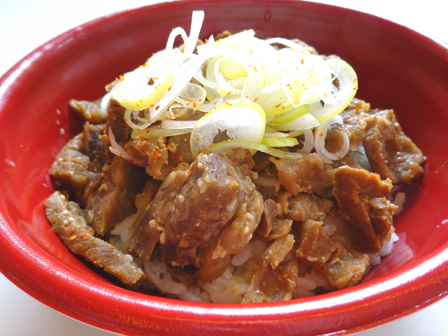 やま信 村上牛 すじどて煮丼